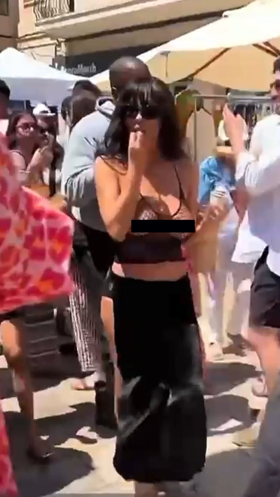 Bianca Censori fue criticada por no usar sujetador en España. (Backgrid/The Grosby Group)