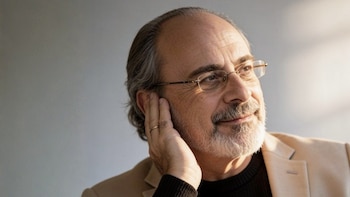 Juan Miguel de Pablo Urban, psicólogo clínico, sobre por qué a los varones jóvenes les cuesta ir a consulta: “Siguen fascinados en una utopía narcisista de lo que significa ser hombre”