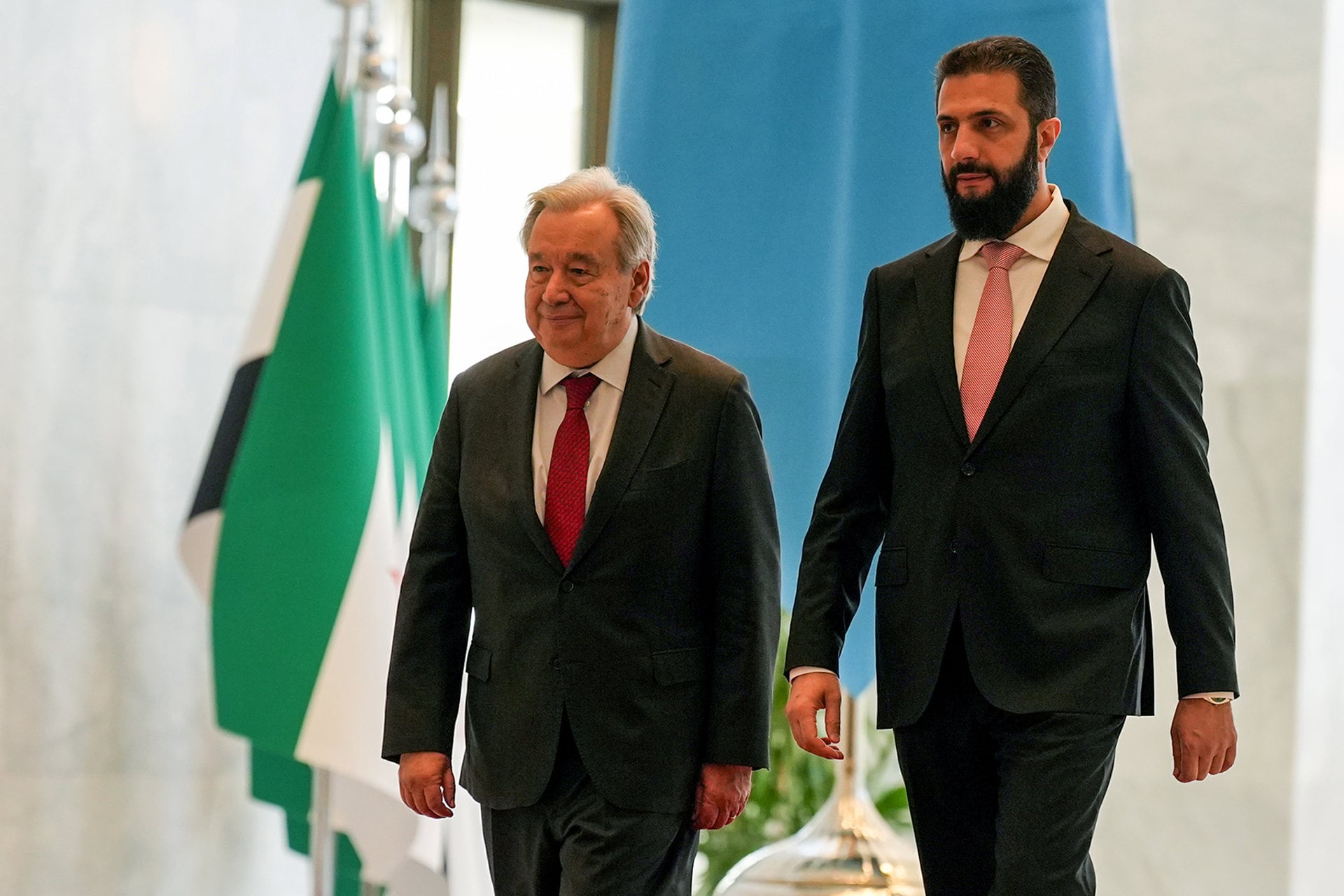 Guterres pide el levantamiento total de las sanciones a Siria al término de su histórica visita al país