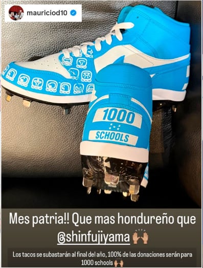 Las zapatillas de Mauricio Dubón serán subastadas al finalizar 2026 y el 100 % de lo recaudado irá al proyecto educativo de Shin Fujiyama. (Imagen de cortesía)