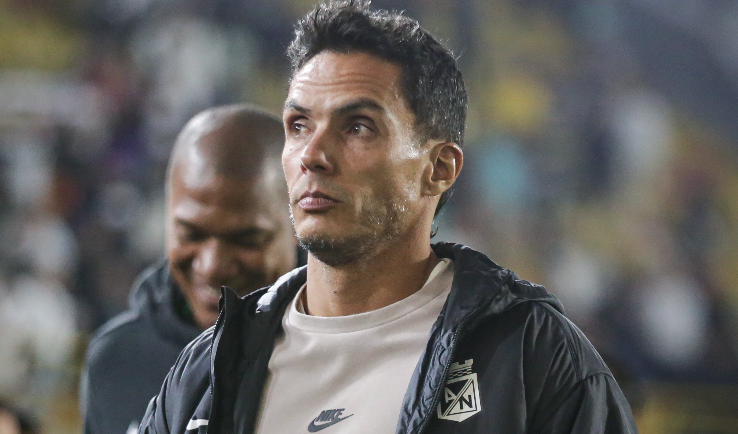 El DT Lucas González criticó a la Dimayor por la exigente programación de partidos en Atlético Nacional: “Te condiciona mucho”