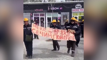 Más de cien trabajadores chinos de una refinería rusa se movilizaron para protestar por sueldos impagos