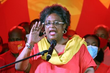 La primera ministra de Barbados,