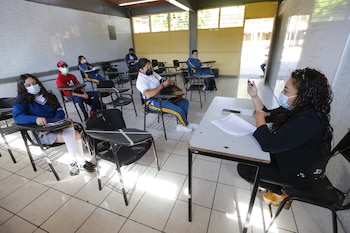 El personal docente solamente tendrá