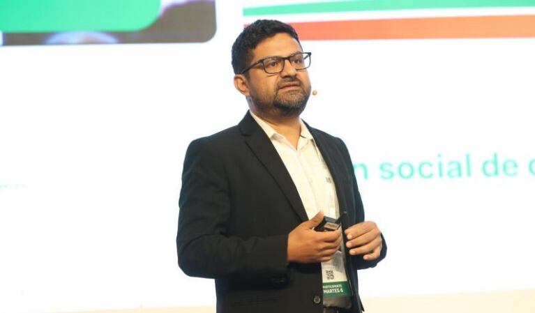 Juan Lozano. Empresas mineras enfrentan resistencia al ignorar liderazgos locales en su gestión social, afirma consultor.