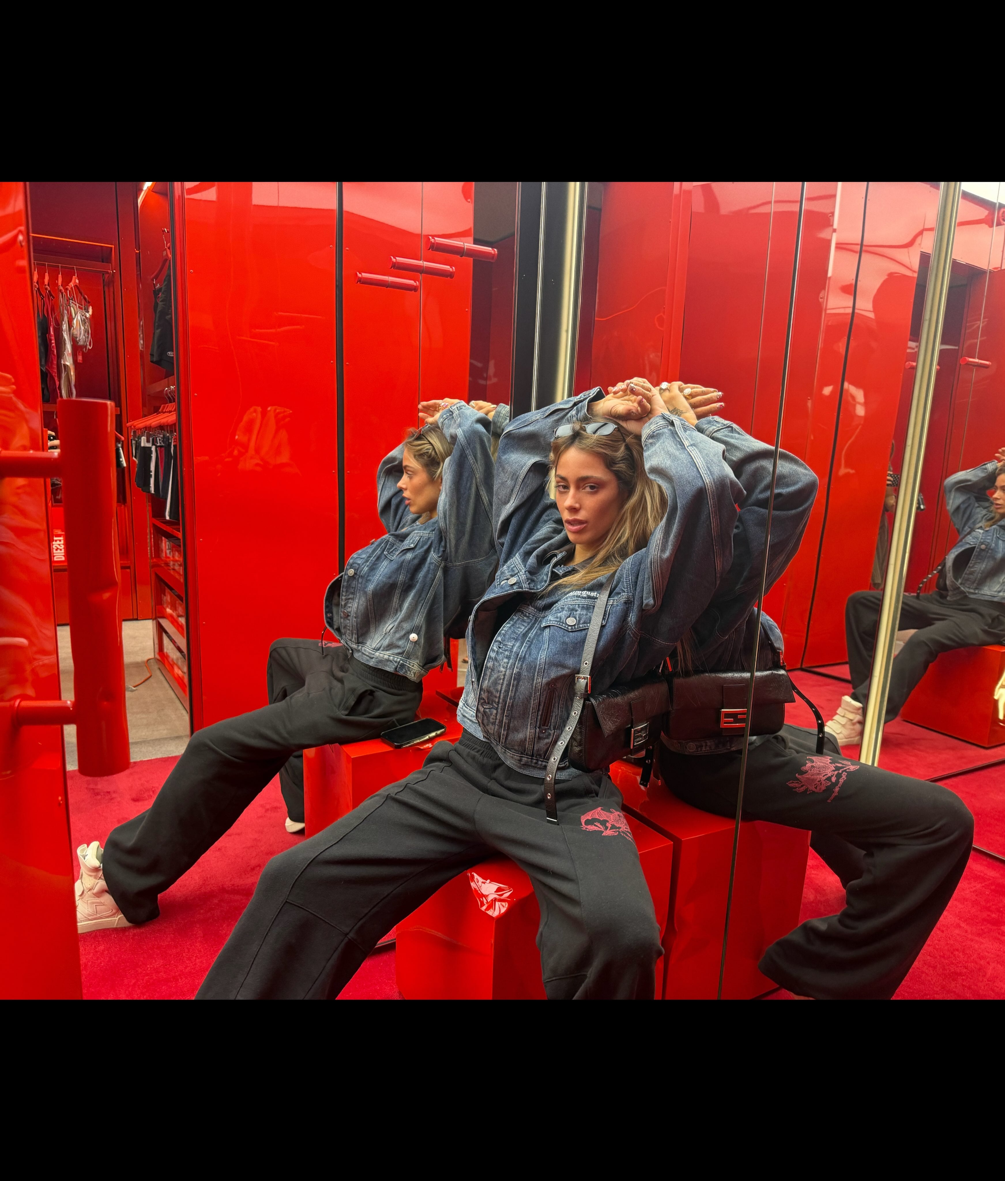 La cantante mostró parte de la preparación previa a sus conciertos, con cambios de vestuario y maquillaje