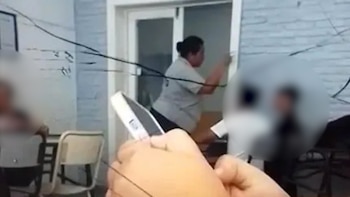 Una mujer confrontó a una