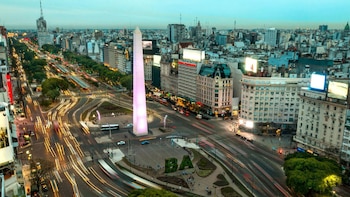 La avenida Corrientes se vestirá de fiesta por los 90 años del Obelisco