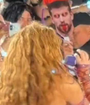 Momento en el que alzan