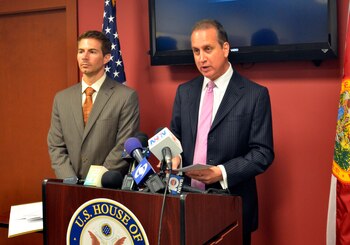 El congresista republicano de origen