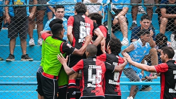 Bernardo Cuesta, abroquelado por sus