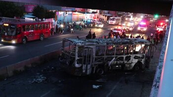 Un muerto y varios vehículos