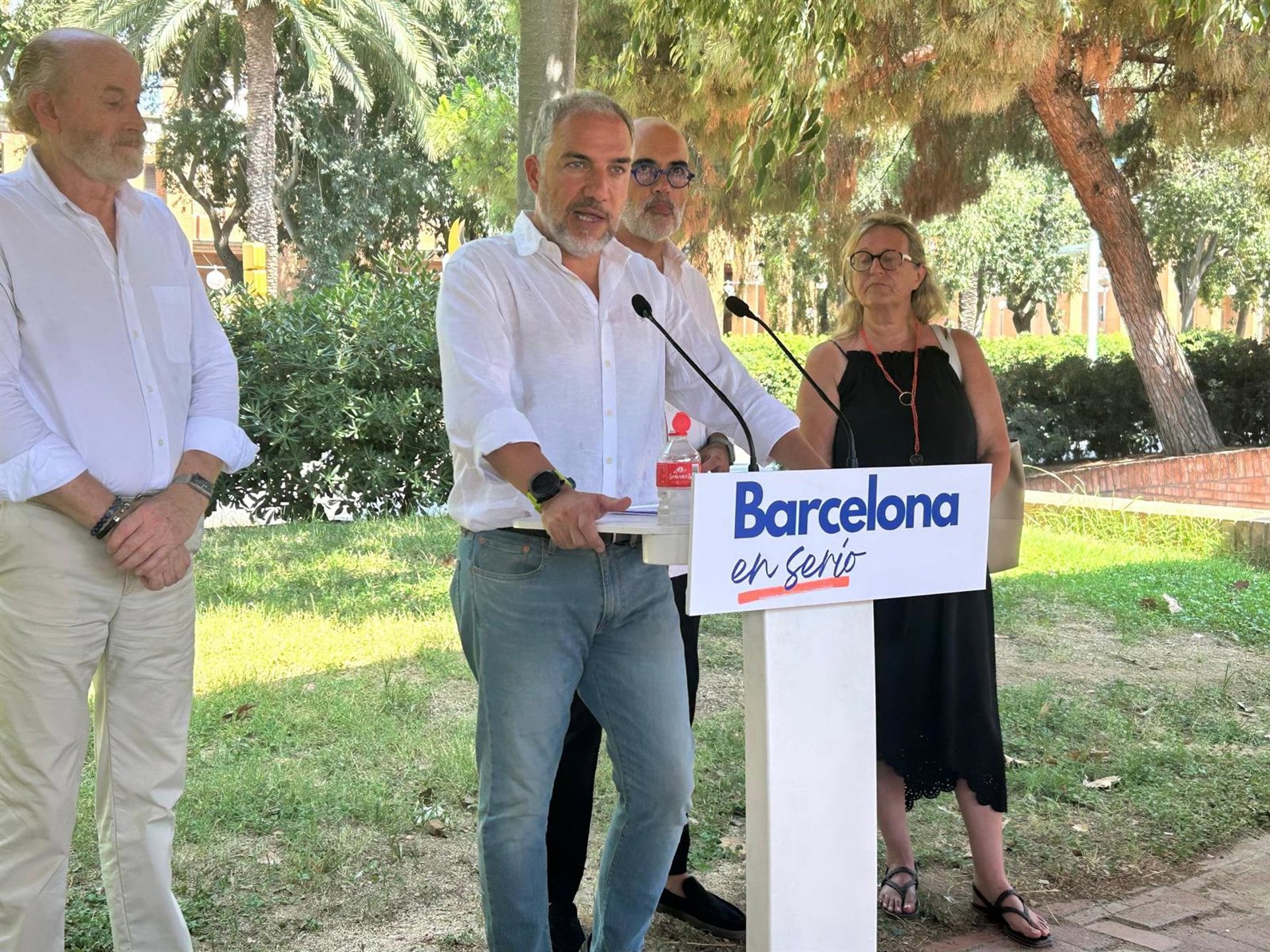 10/08/2026 El vicesecretario de Política Autonómica del PP, Elías Bendodo, en una rueda de prensa en Barcelona junto al líder del PP en la capital catalana, Daniel Sirera
ESPAÑA EUROPA CATALUÑA POLÍTICA