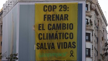 Greenpeace despliega en el centro