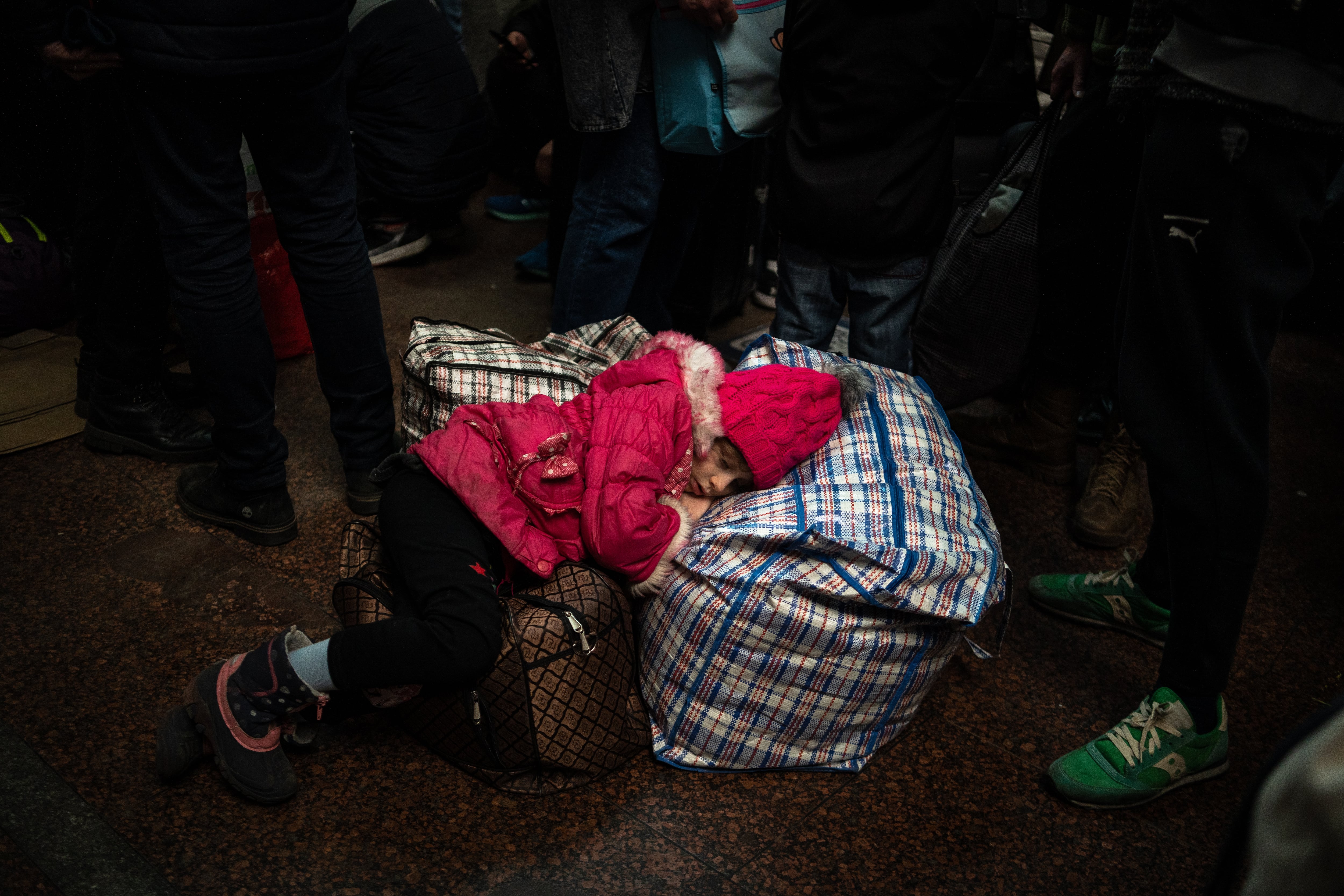 Es necesario sentir algo para poder escribir o tomar fotos, eso dice el periodista español. (Fermín Torrano )