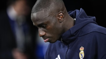 El lateral francés Ferland Mendy, fuera de la lista del Real Madrid para la Champions
