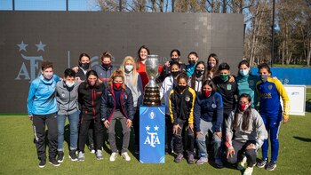 YPF acompaña al fútbol femenino