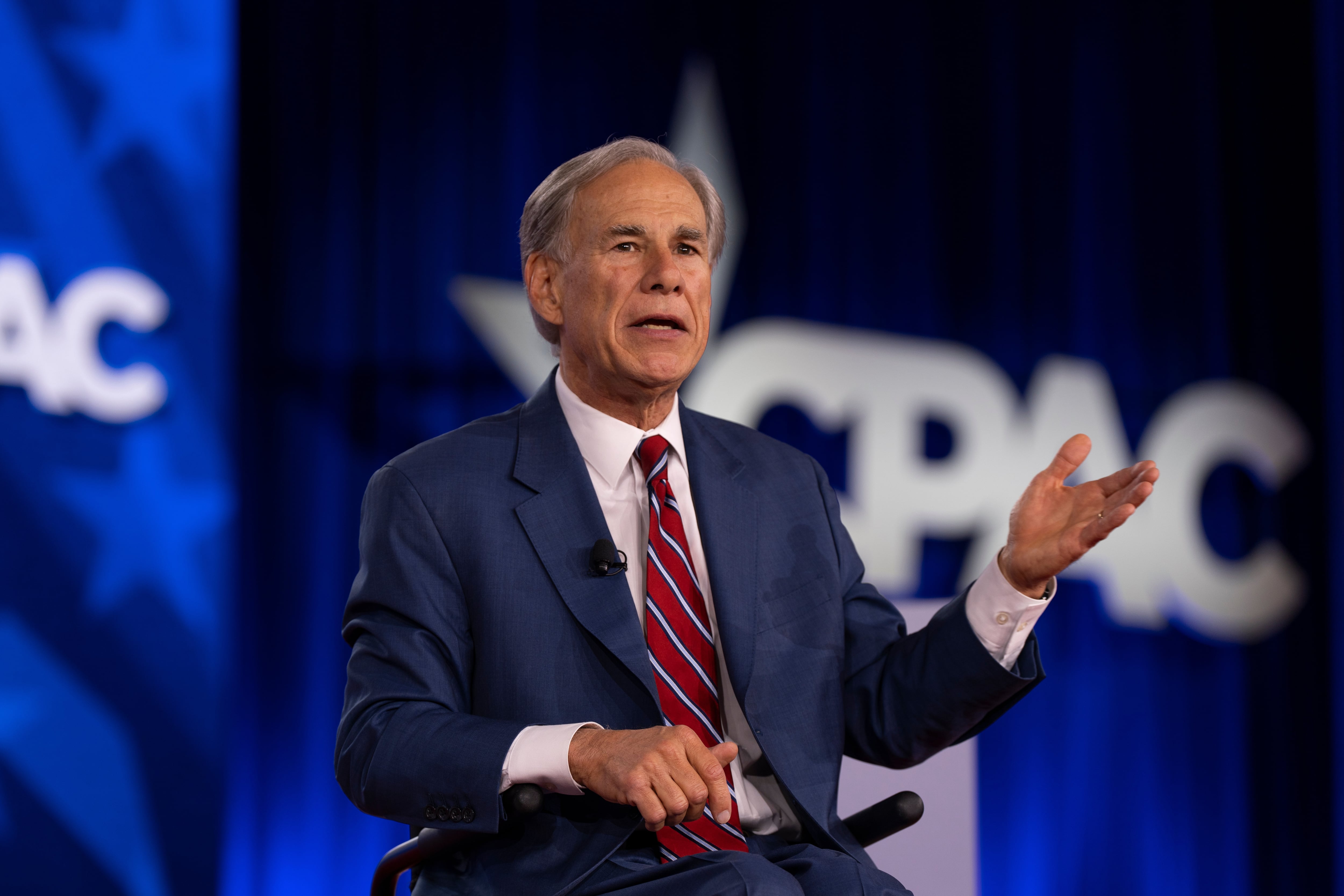 Greg Abbott, gobernador de Texas, impulsor del programa de vales educativos TEFA (AP Foto/Gabriela Passos, archivo)