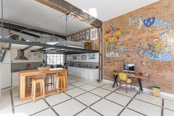 La unidad posee entrepiso en