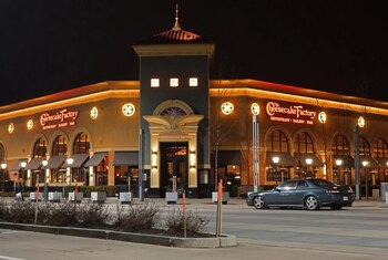 The Cheesecake Factory abre 25 nuevos restaurantes en 2025 y consolida su liderazgo en el sector gastronómico de Estados Unidos (Eater)