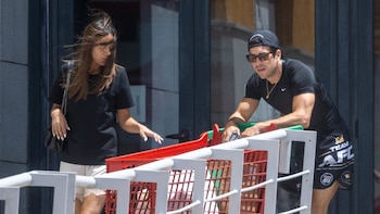Mario Casas y Melyssa Pinto, cada vez más unidos mientras ultiman los preparativos de la nueva casa de ella