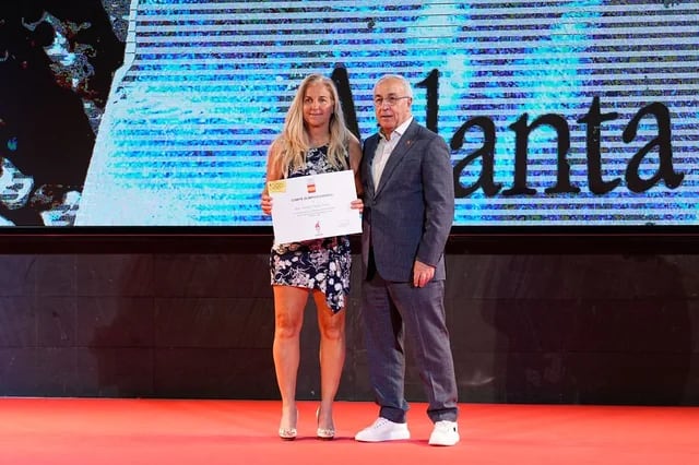 Arantxa Sánchez Vicario, entre los deportistas españoles de Atlanta 96 en el homenaje del COE por los 30 años. (EUROPA PRESS).