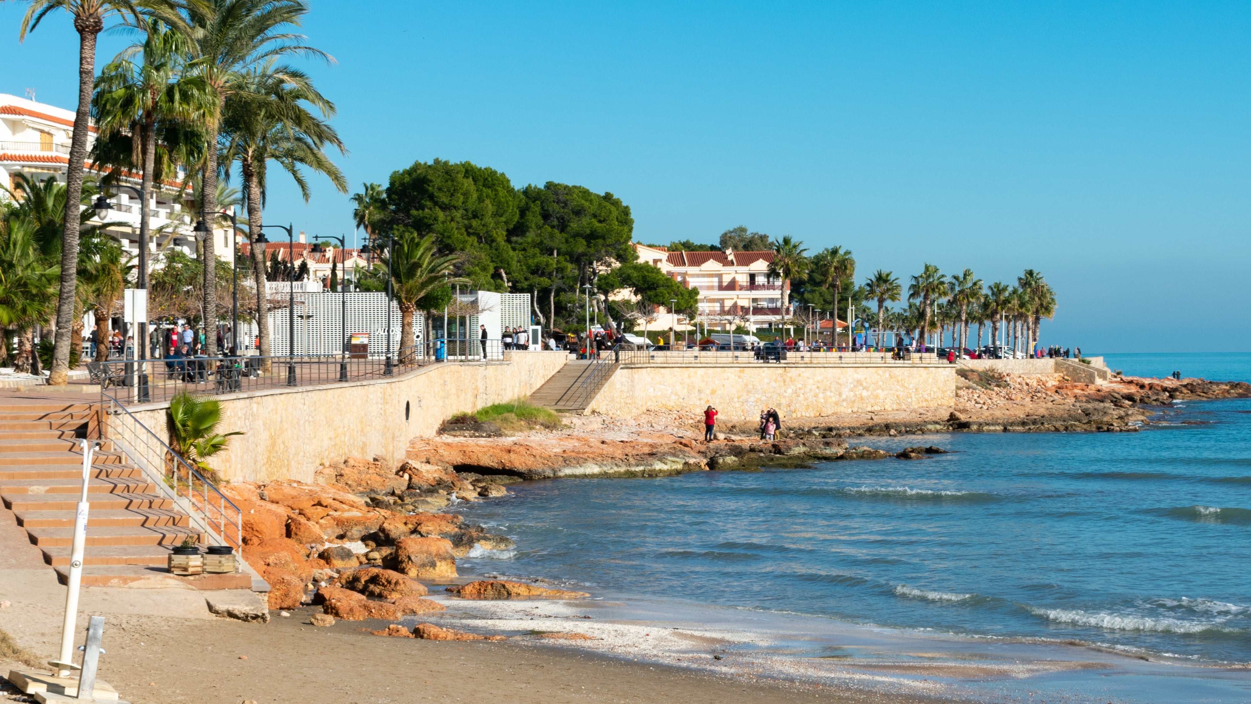 El destino cuenta con playas con manantiales y calas salvajes. (AdobeStock)