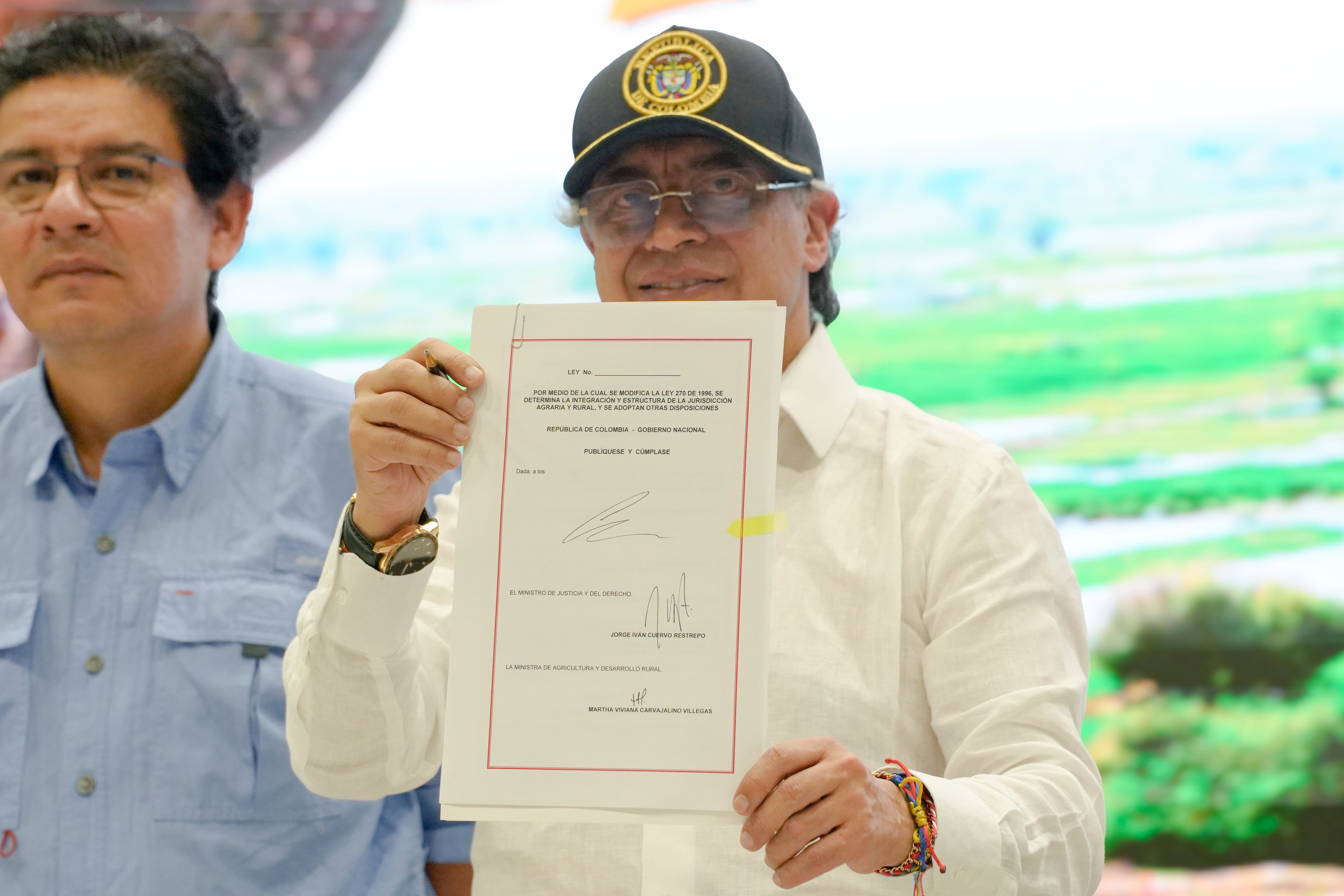 Más de 1.000 familias resultaron beneficiadas con la adjudicación de tierras - crédito Presidencia de la República