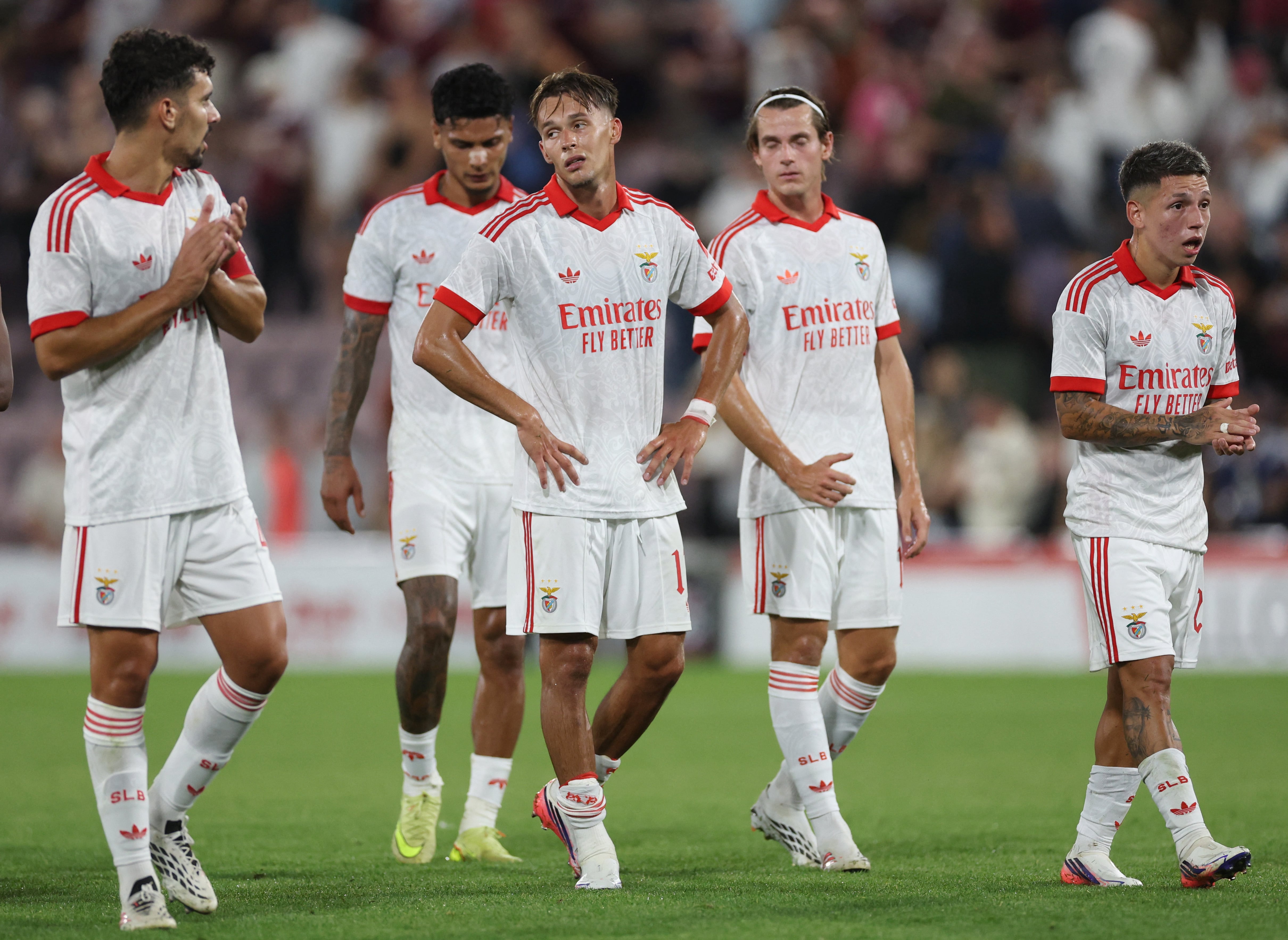 Richard Ríos, de 26 años, está fuera de los planes deportivos del Benfica y volvió a ser vinculado con la Roma, aunque no hubo una oferta formal - crédito Russell Cheyne/REUTERS