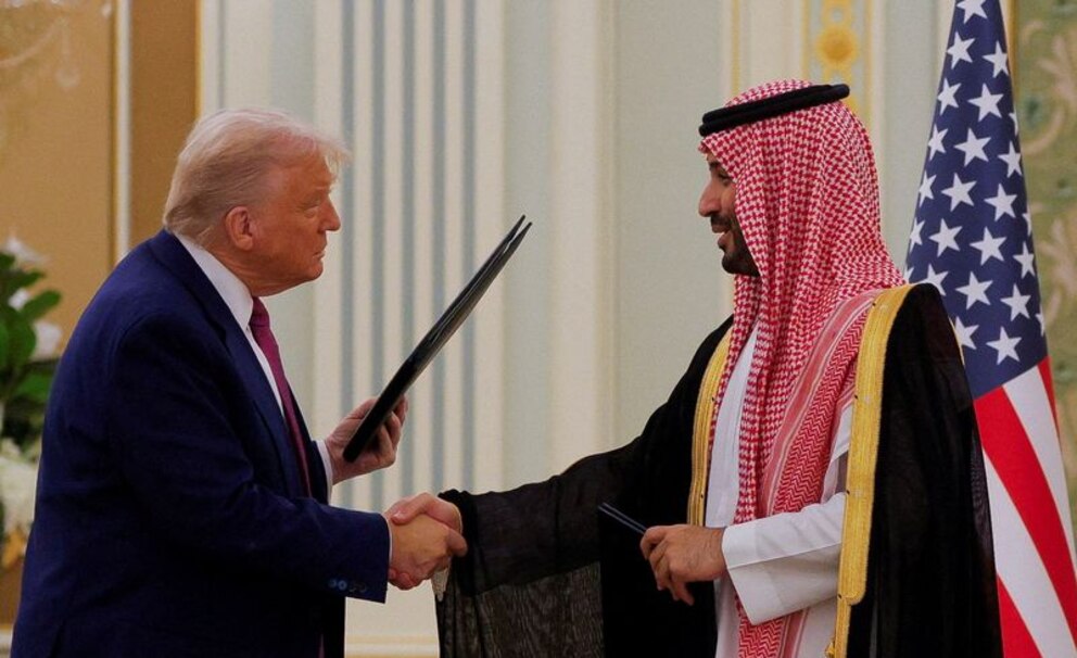 Trump received by Saudi Prince Mohammed Bin Salman