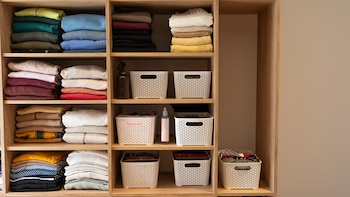 Etiquetar cada sección del vestidor