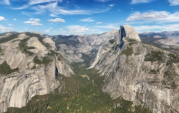 El Servicio de Parques Nacionales informó que el incidente en el Parque Nacional de Yosemite sigue bajo investigación (Wikipedia)