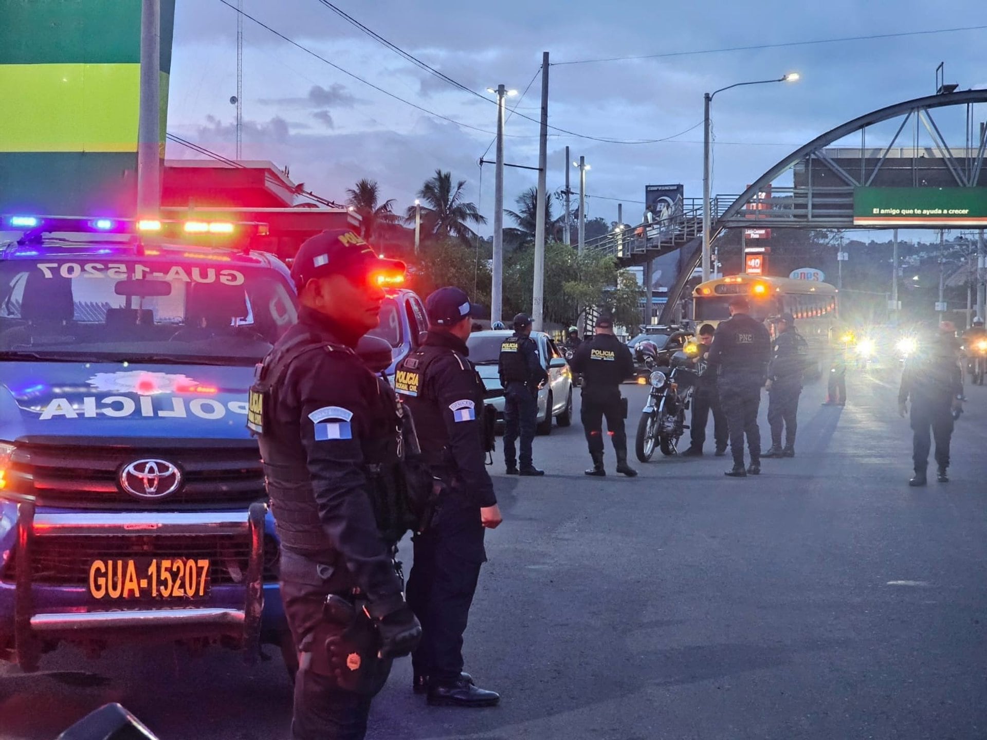 20/10/2026 Agentes de la Policía Nacional Civil (PNC) de Guatemala desplegados en una operación en la zona 5 de la Ciudad de Guatemala tras el asesinato en esa misma área del exfiscal guatemalteco Juan Francisco Solórzano FoppaPOLITICA CENTROAMÉRICA GUATEMALA CENTROAMÉRICA LATINOAMÉRICA INTERNACIONALPNC DE GUATEMALA EN X