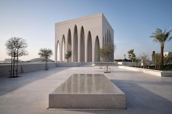 La mezquita Imam Al-Tayeb dentro