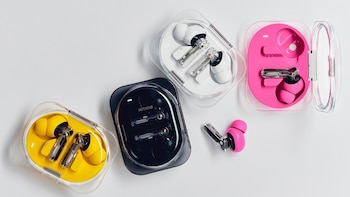Nothing actualiza los auriculares Ear (3a) en España con grabación de llamadas