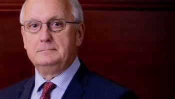 El partido del Gobierno húngaro elige al expresidente del Supremo András Baka como nuevo presidente del país