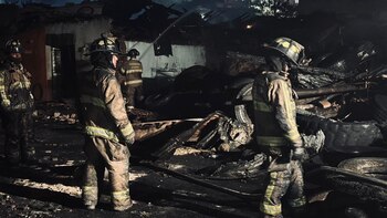 Bomberos de seis estaciones de