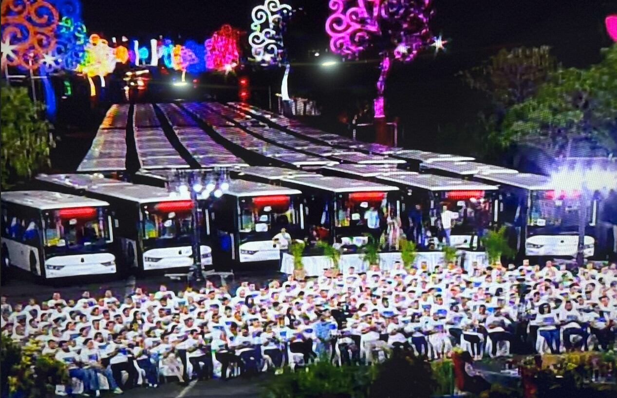 Daniel Ortega reapareció en la entrega de 100 buses de fabricación china, donados a Nicaragua. (Foto: 19 Digital)