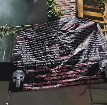 Las narcomantas fueron desplegadas en