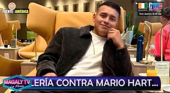 Angie Zapata y su nuevo acompañante: joven de 23 años fue detenido por presunta vinculación con banda criminal. Captura: Magaly TV La Firme.