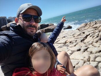 Alejandro Novak. Como A.L., lleva