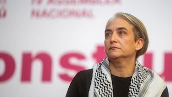 Colau avisa a Sánchez de que no se las valdrá solo "ni de lejos" y defiende el frente de izquierdas