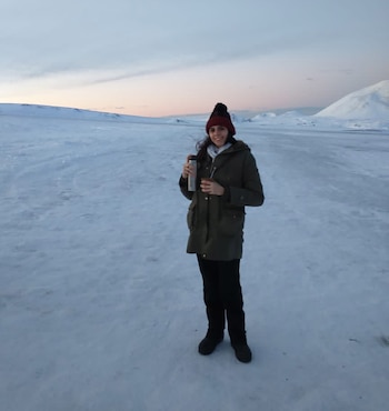 Es ingeniera, emigró a Islandia