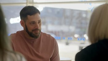 Lo abandonaron en una bolsa cuando apenas tenía minutos de vida y ahora, 40 años después, se reencontró con su familia biológica