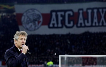 El ex arquero Edwin van der Sar fue internado en las últimas horas (Foto: Reuters/Eva Plevier)