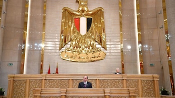 El Parlamento egipcio prolonga dos días más el debate para autorizar el envío de tropas a Arabia Saudí