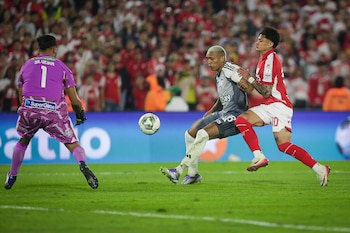 Junior se vio en problemas