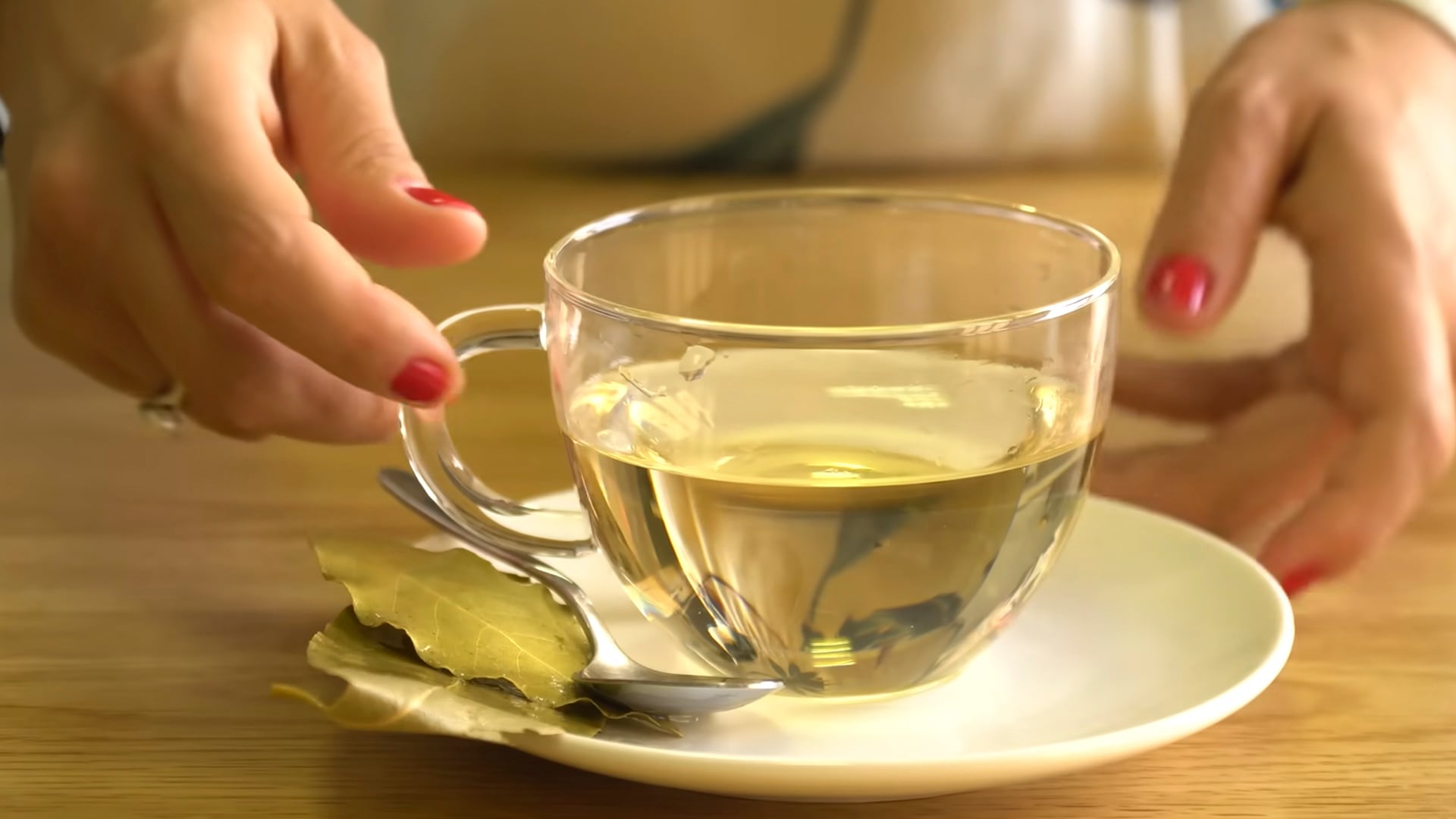 Una taza de este té por las mañanas puede reducir los triglicéridos y colesterol de forma efectiva Youtube/Tua Saúde en Español