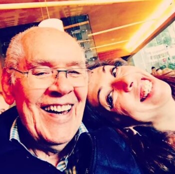 La cantante despidió al señor