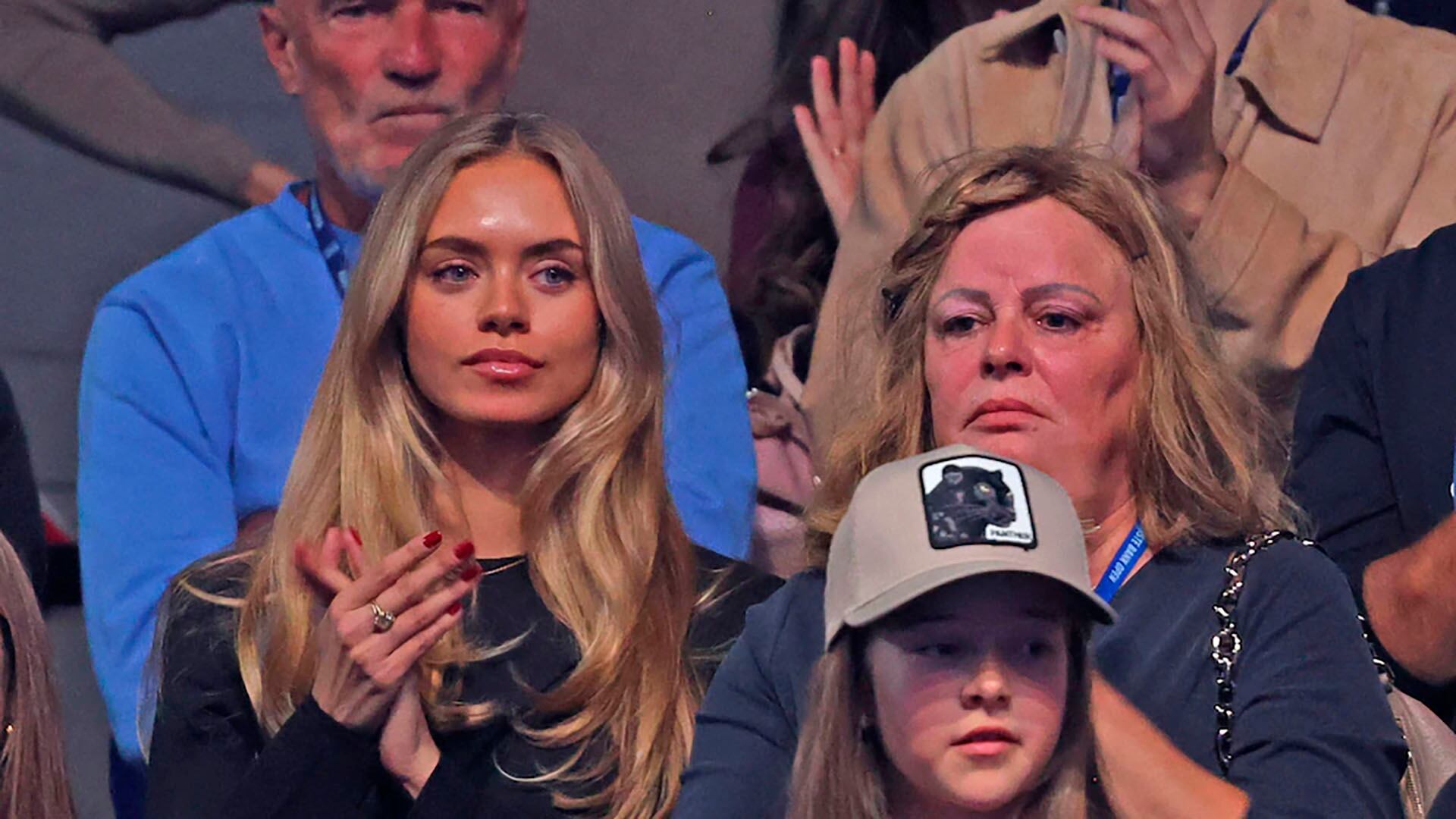 Laila Hasanovic compartió un asiento con Siglinde Sinner durante la final, reforzando su inclusión en el círculo íntimo del campeón (Imago / NurPhoto)